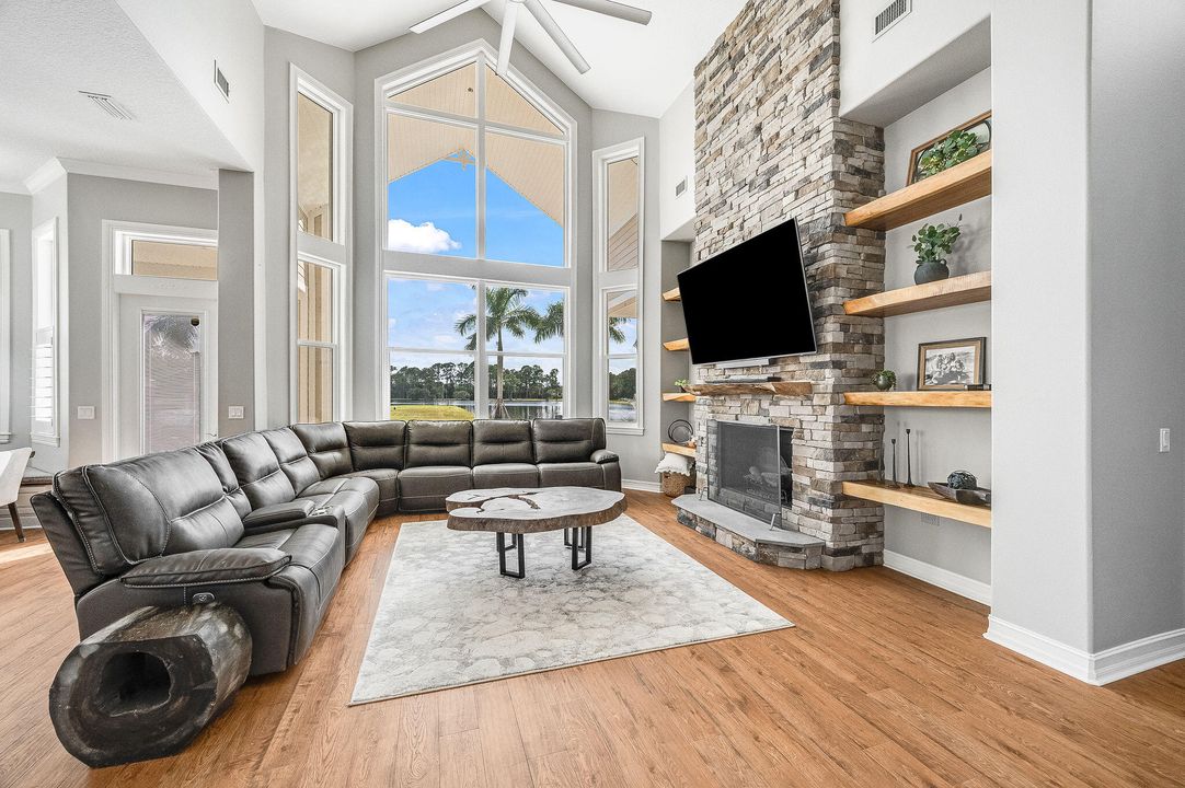 For Sale: $3,499,000 (6 beds, 6 baths, 7761 Square Feet)