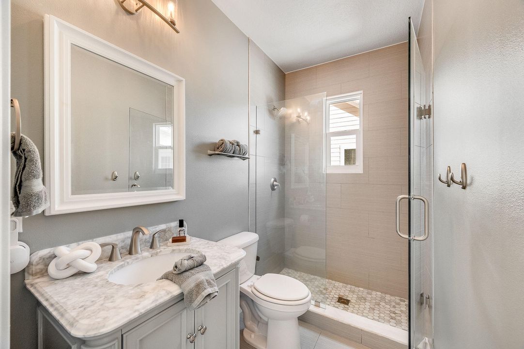 For Sale: $3,499,000 (6 beds, 6 baths, 7761 Square Feet)