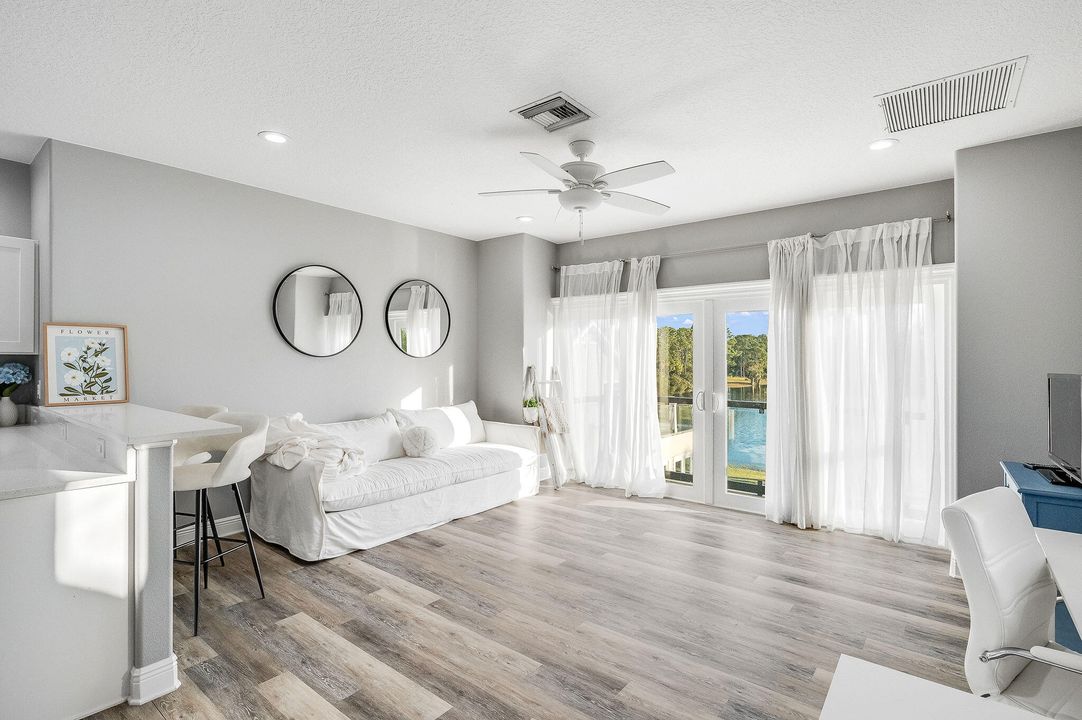 For Sale: $3,499,000 (6 beds, 6 baths, 7761 Square Feet)