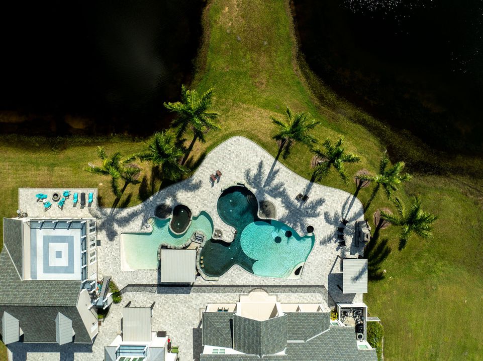 For Sale: $3,499,000 (6 beds, 6 baths, 7761 Square Feet)