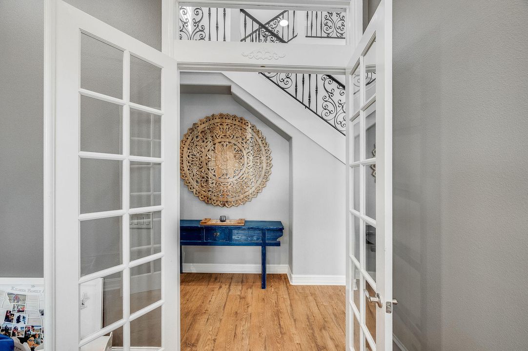 For Sale: $3,499,000 (6 beds, 6 baths, 7761 Square Feet)