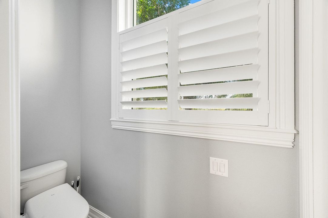 For Sale: $3,499,000 (6 beds, 6 baths, 7761 Square Feet)