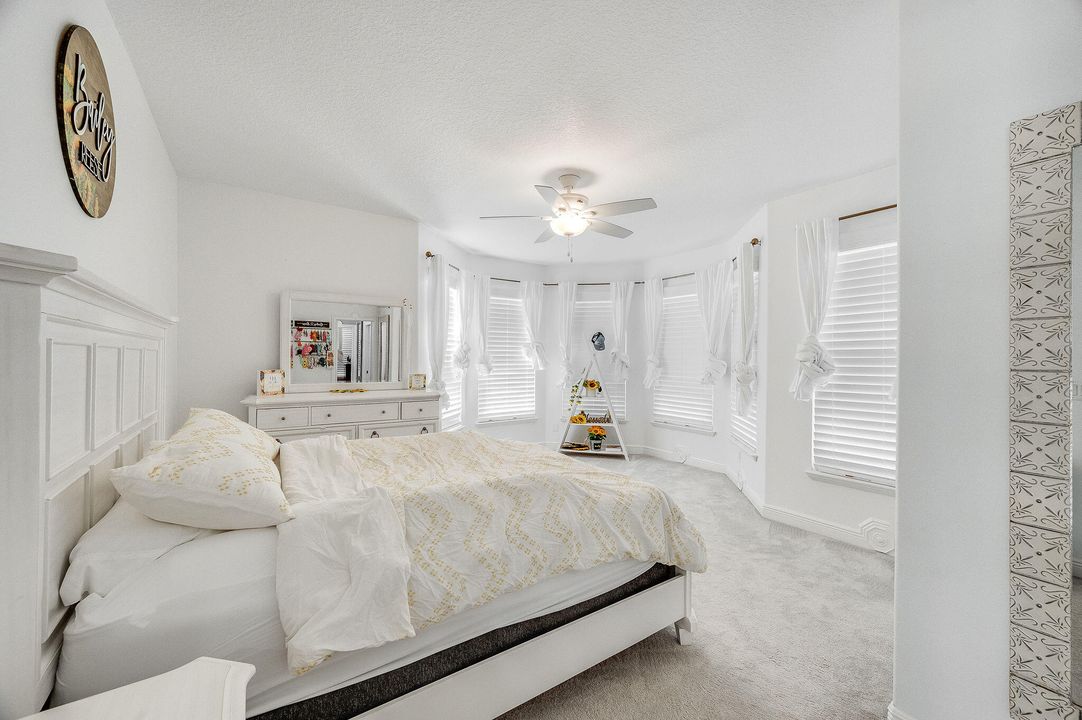 For Sale: $3,499,000 (6 beds, 6 baths, 7761 Square Feet)