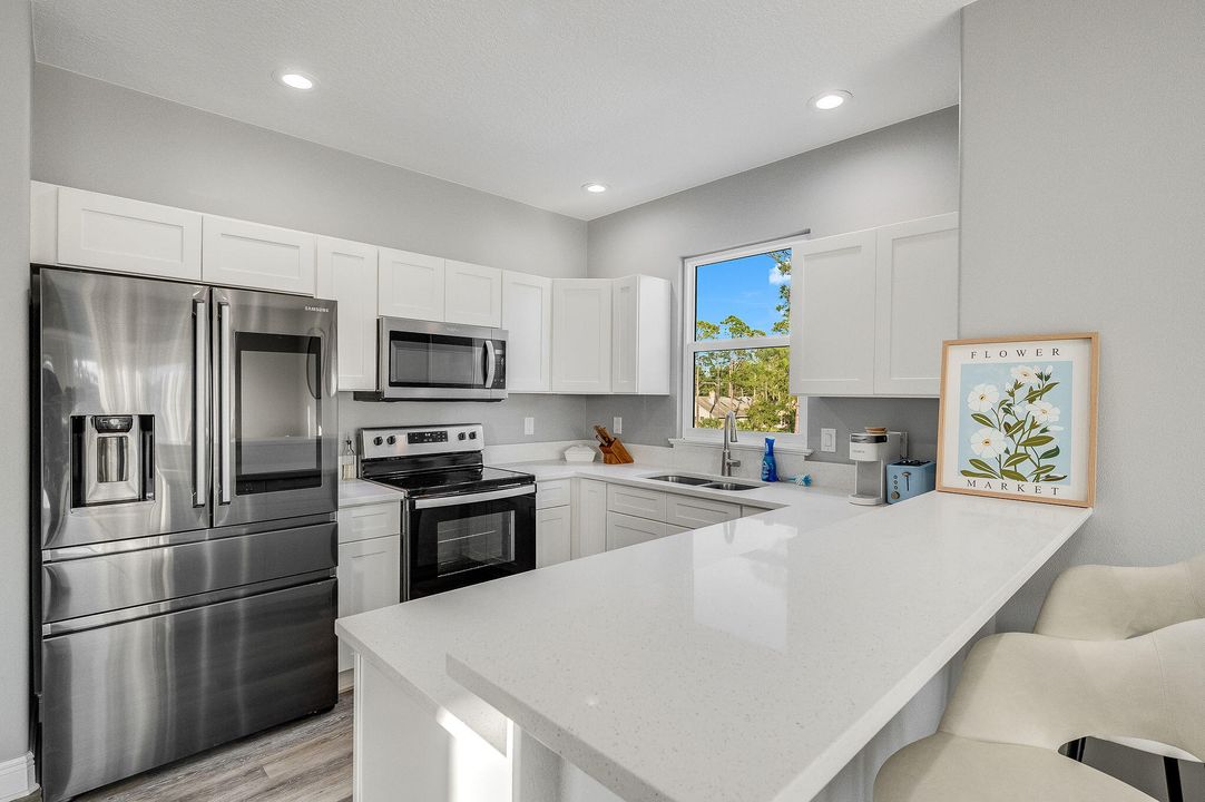 For Sale: $3,499,000 (6 beds, 6 baths, 7761 Square Feet)