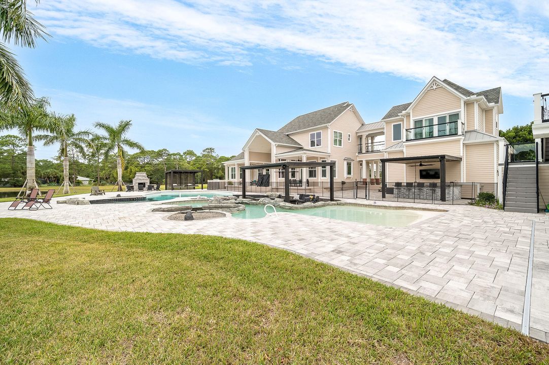 For Sale: $3,499,000 (6 beds, 6 baths, 7761 Square Feet)