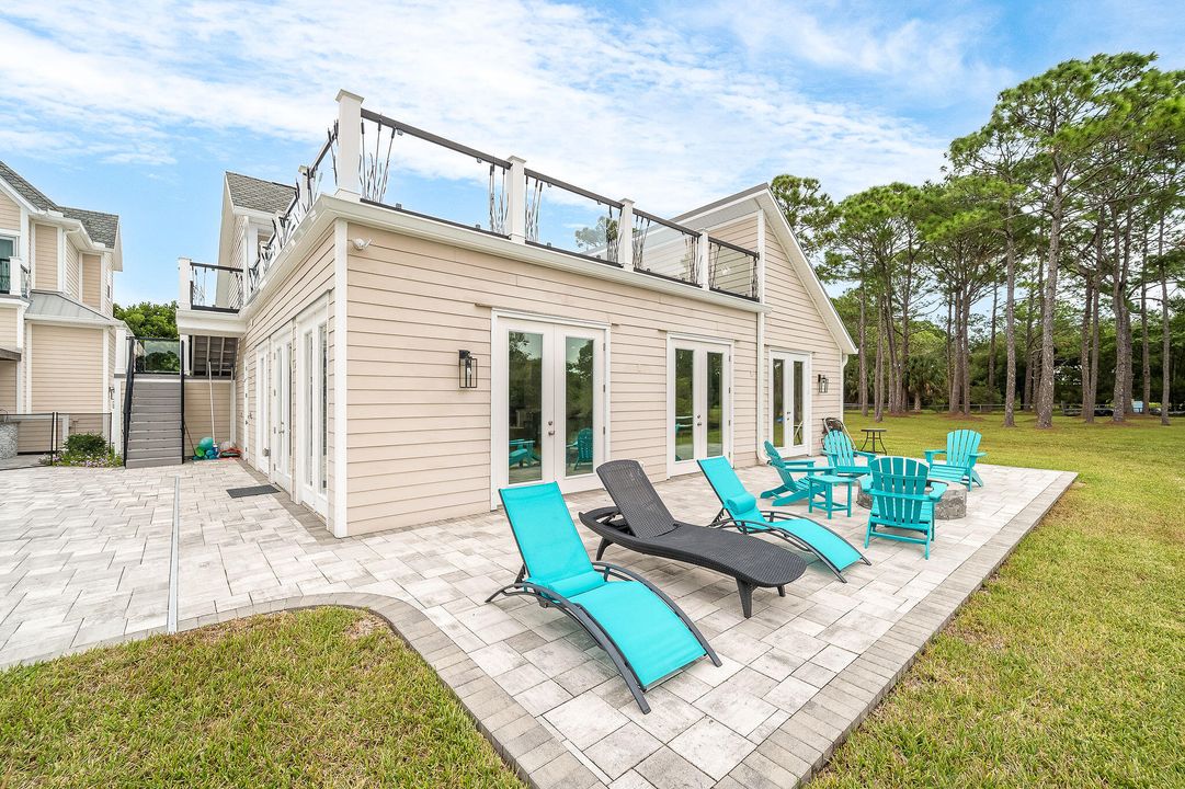 For Sale: $3,499,000 (6 beds, 6 baths, 7761 Square Feet)