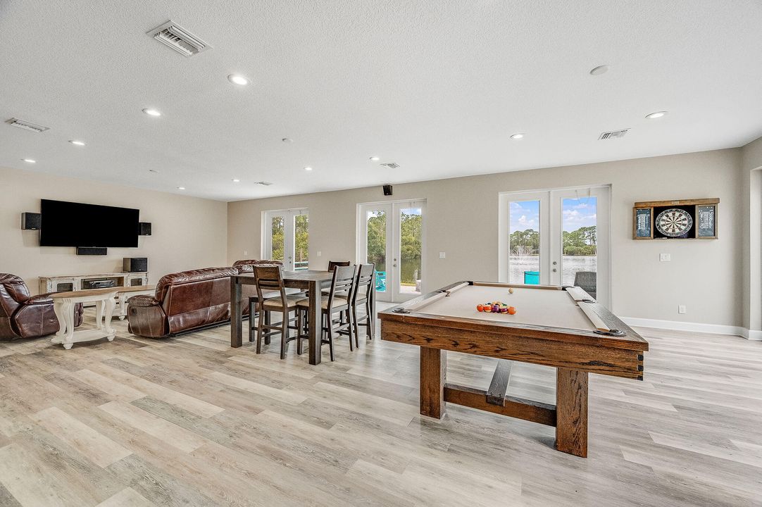 For Sale: $3,499,000 (6 beds, 6 baths, 7761 Square Feet)