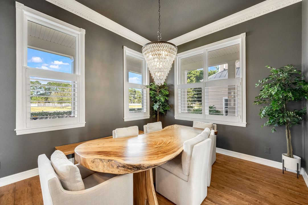 For Sale: $3,499,000 (6 beds, 6 baths, 7761 Square Feet)