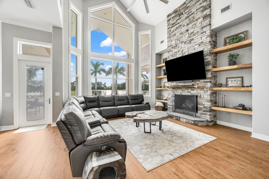 For Sale: $3,499,000 (6 beds, 6 baths, 7761 Square Feet)