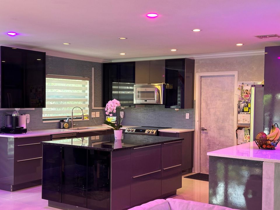 待售: $950,000 (3 贝兹, 2 浴室, 1624 平方英尺)