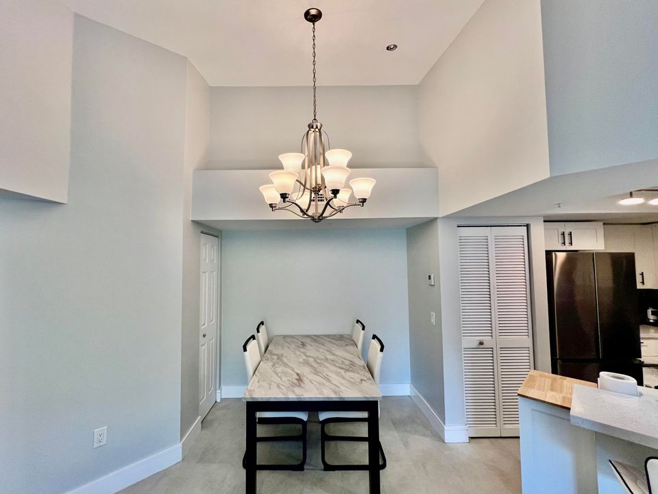 For Rent: $3,200 (2 beds, 2 baths, 1054 Square Feet)