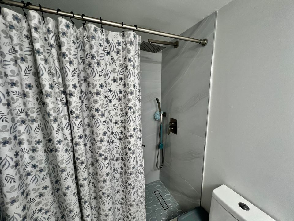 For Rent: $3,200 (2 beds, 2 baths, 1054 Square Feet)