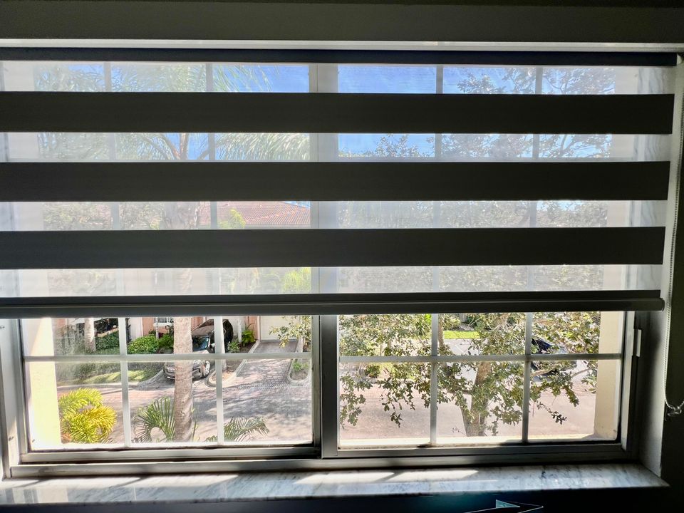 For Rent: $3,200 (2 beds, 2 baths, 1054 Square Feet)