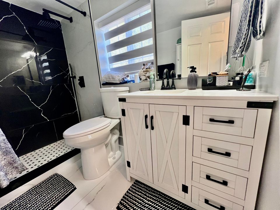 For Rent: $3,200 (2 beds, 2 baths, 1054 Square Feet)