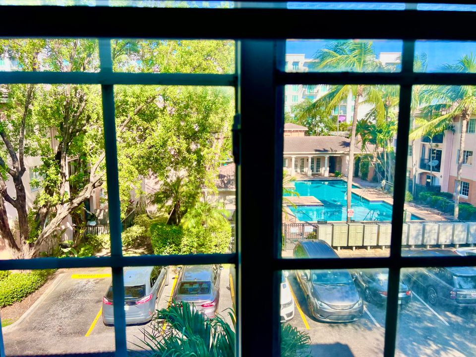 For Rent: $3,200 (2 beds, 2 baths, 1054 Square Feet)