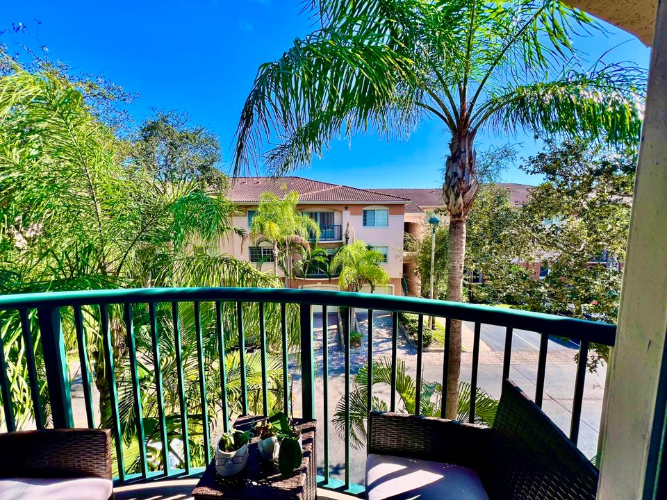 For Rent: $3,200 (2 beds, 2 baths, 1054 Square Feet)