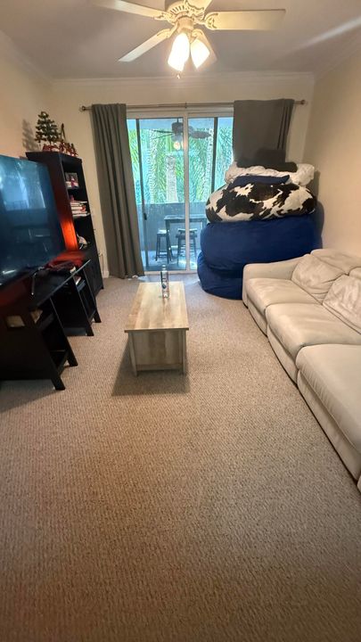 В аренду: $1,850 (1 спален, 1 ванн, 744 Квадратных фут)