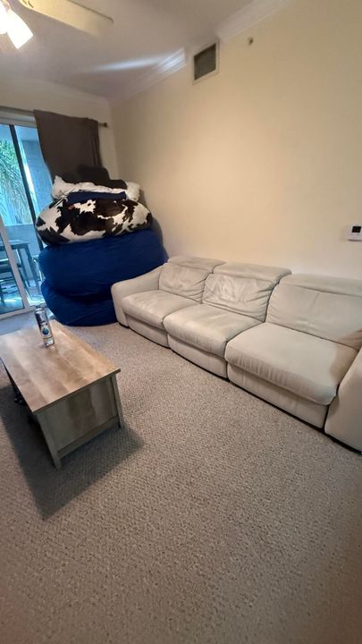 В аренду: $1,850 (1 спален, 1 ванн, 744 Квадратных фут)