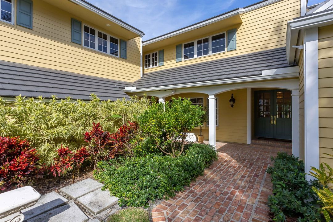 For Sale: $4,995,000 (5 beds, 6 baths, 7654 Square Feet)