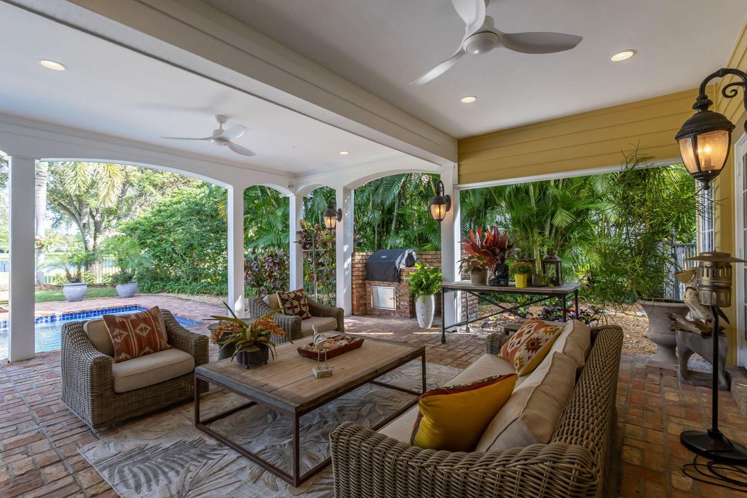 For Sale: $4,995,000 (5 beds, 6 baths, 7654 Square Feet)