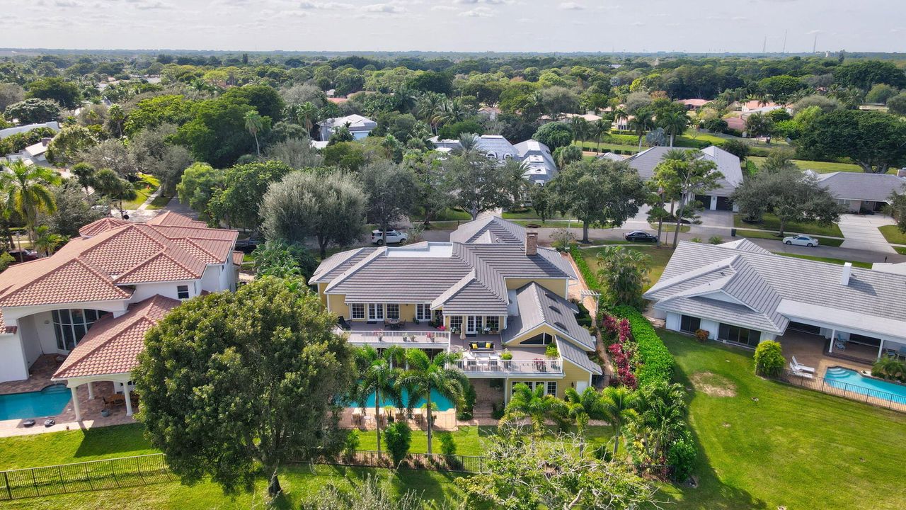 For Sale: $4,995,000 (5 beds, 6 baths, 7654 Square Feet)