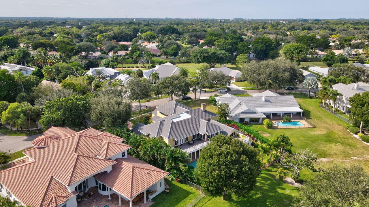 For Sale: $4,995,000 (5 beds, 6 baths, 7654 Square Feet)