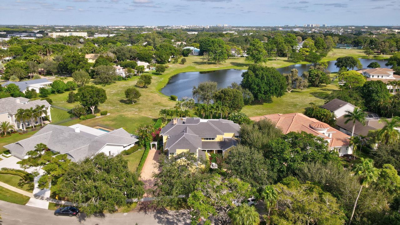 For Sale: $4,995,000 (5 beds, 6 baths, 7654 Square Feet)