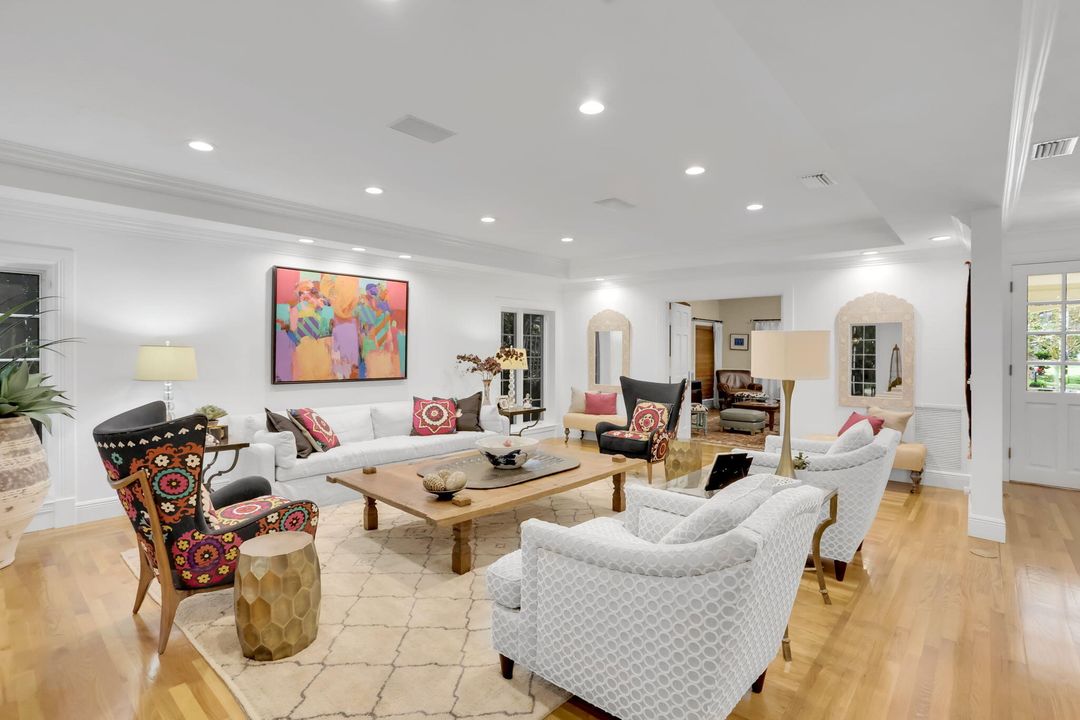 For Sale: $4,995,000 (5 beds, 6 baths, 7654 Square Feet)