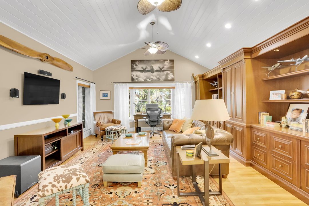 For Sale: $4,995,000 (5 beds, 6 baths, 7654 Square Feet)