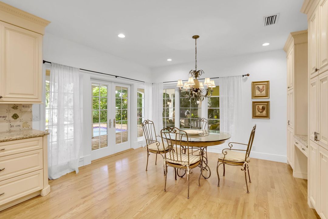 For Sale: $4,995,000 (5 beds, 6 baths, 7654 Square Feet)