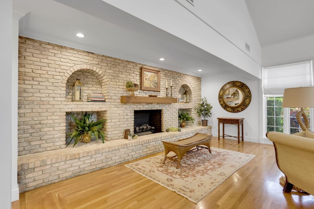 For Sale: $4,995,000 (5 beds, 6 baths, 7654 Square Feet)