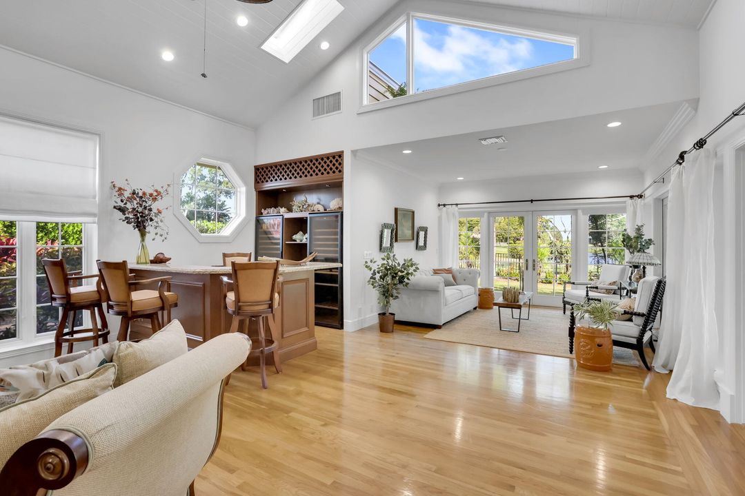 For Sale: $4,995,000 (5 beds, 6 baths, 7654 Square Feet)