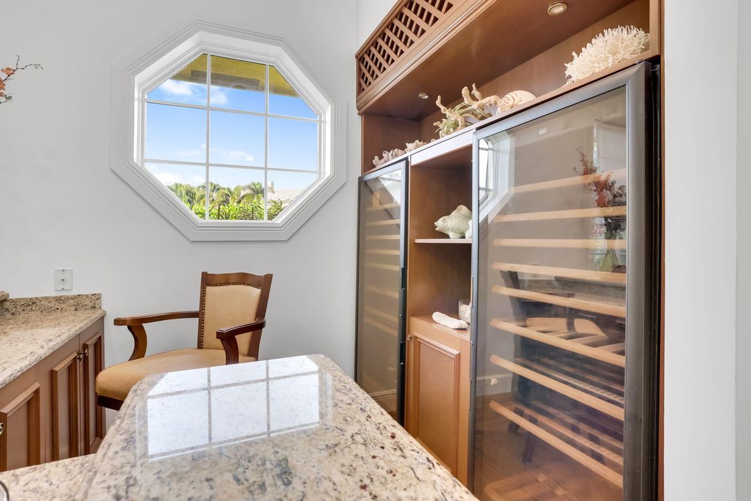 For Sale: $4,995,000 (5 beds, 6 baths, 7654 Square Feet)