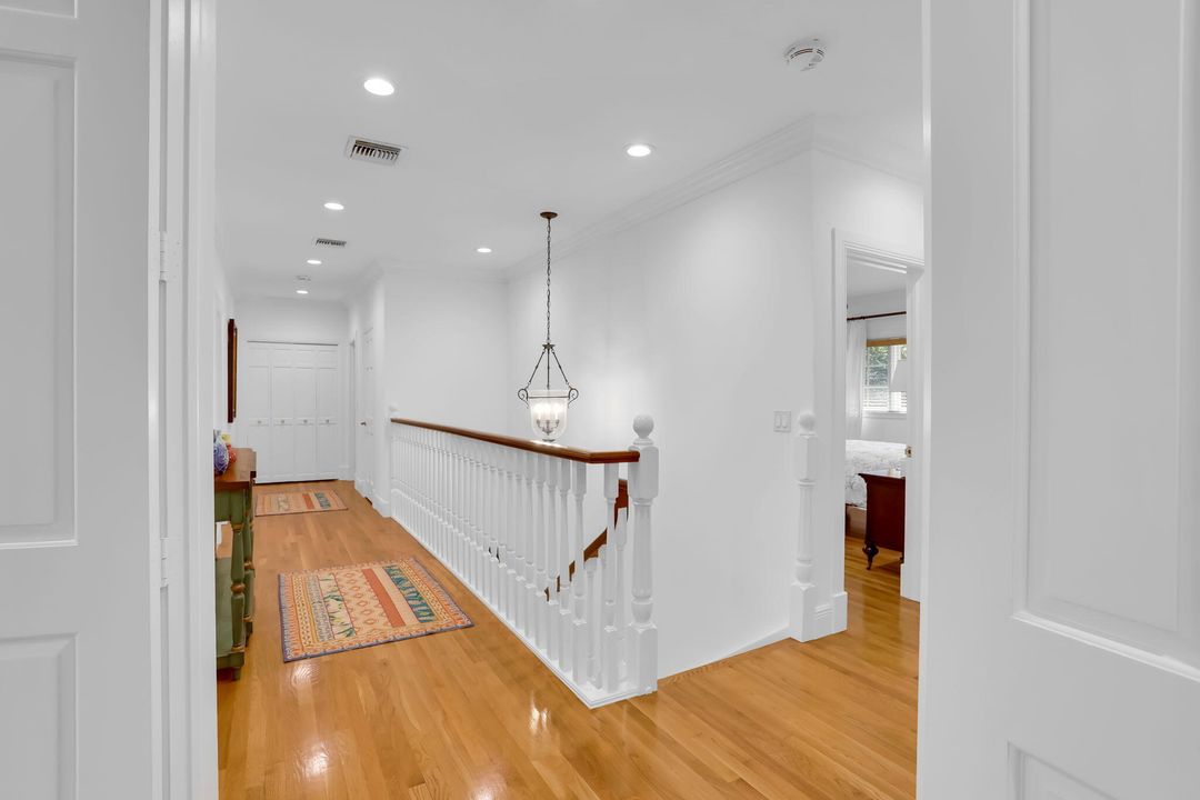 For Sale: $4,995,000 (5 beds, 6 baths, 7654 Square Feet)