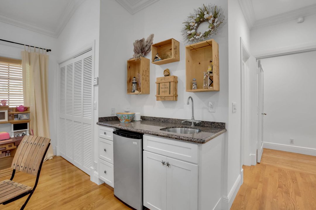 For Sale: $4,995,000 (5 beds, 6 baths, 7654 Square Feet)