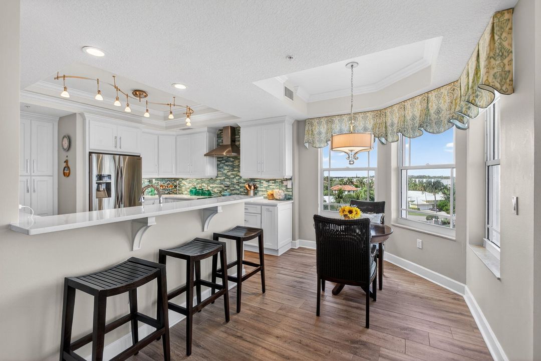 出租: $20,000 (3 贝兹, 3 浴室, 2376 平方英尺)