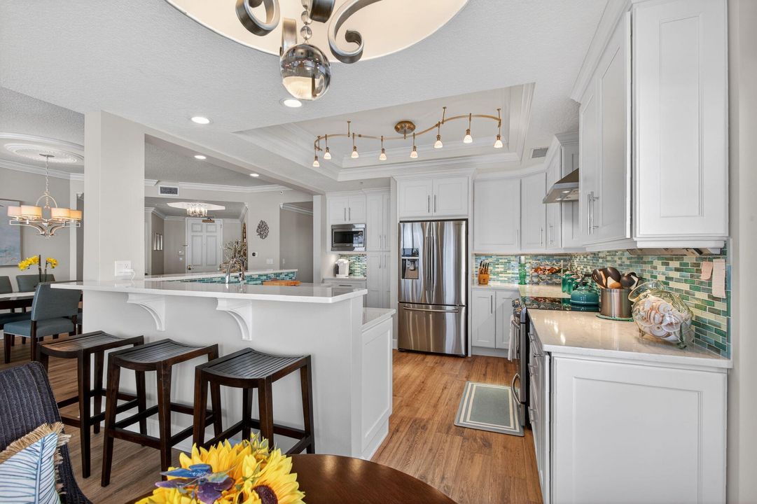 出租: $20,000 (3 贝兹, 3 浴室, 2376 平方英尺)