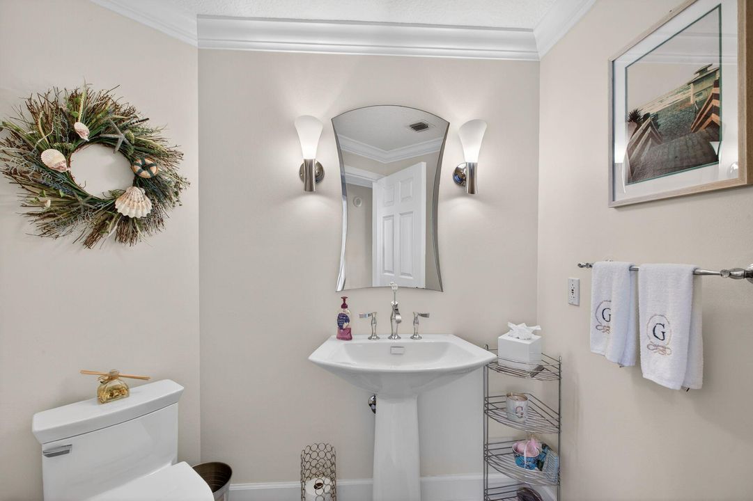 出租: $20,000 (3 贝兹, 3 浴室, 2376 平方英尺)