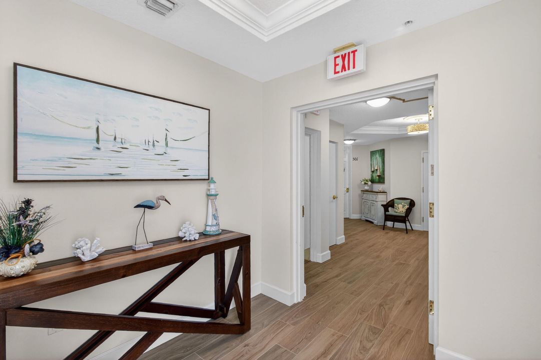 出租: $20,000 (3 贝兹, 3 浴室, 2376 平方英尺)