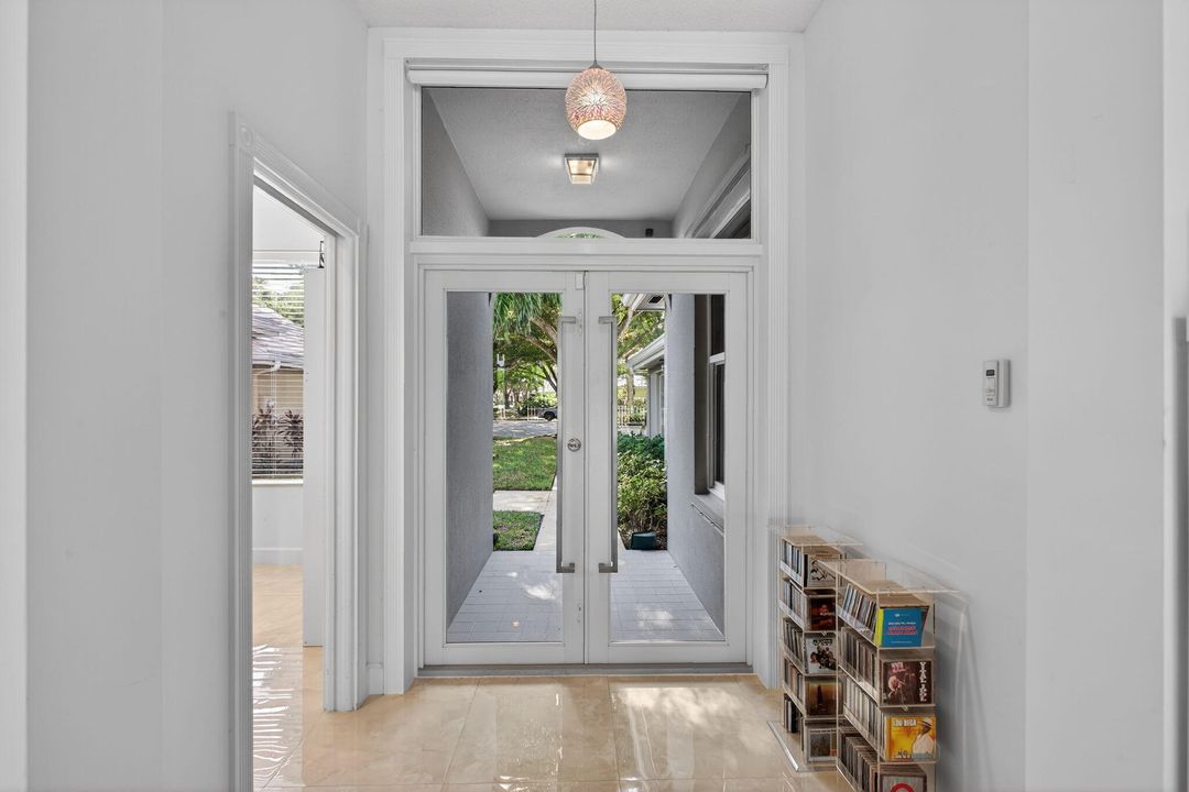 待售: $870,000 (3 贝兹, 2 浴室, 1973 平方英尺)