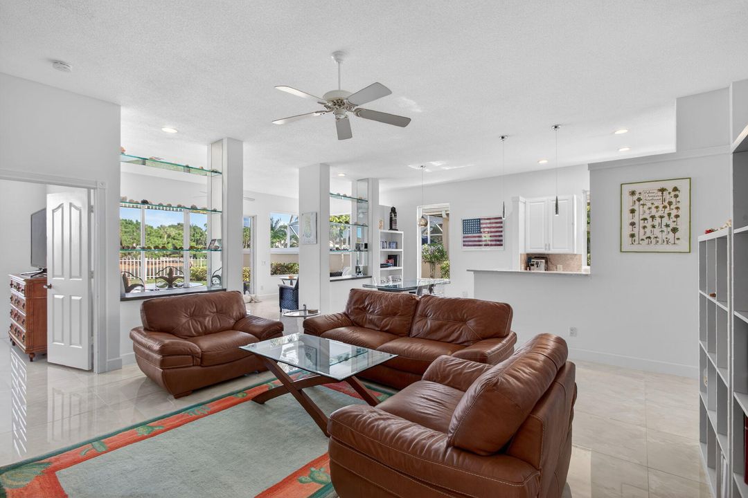 待售: $870,000 (3 贝兹, 2 浴室, 1973 平方英尺)