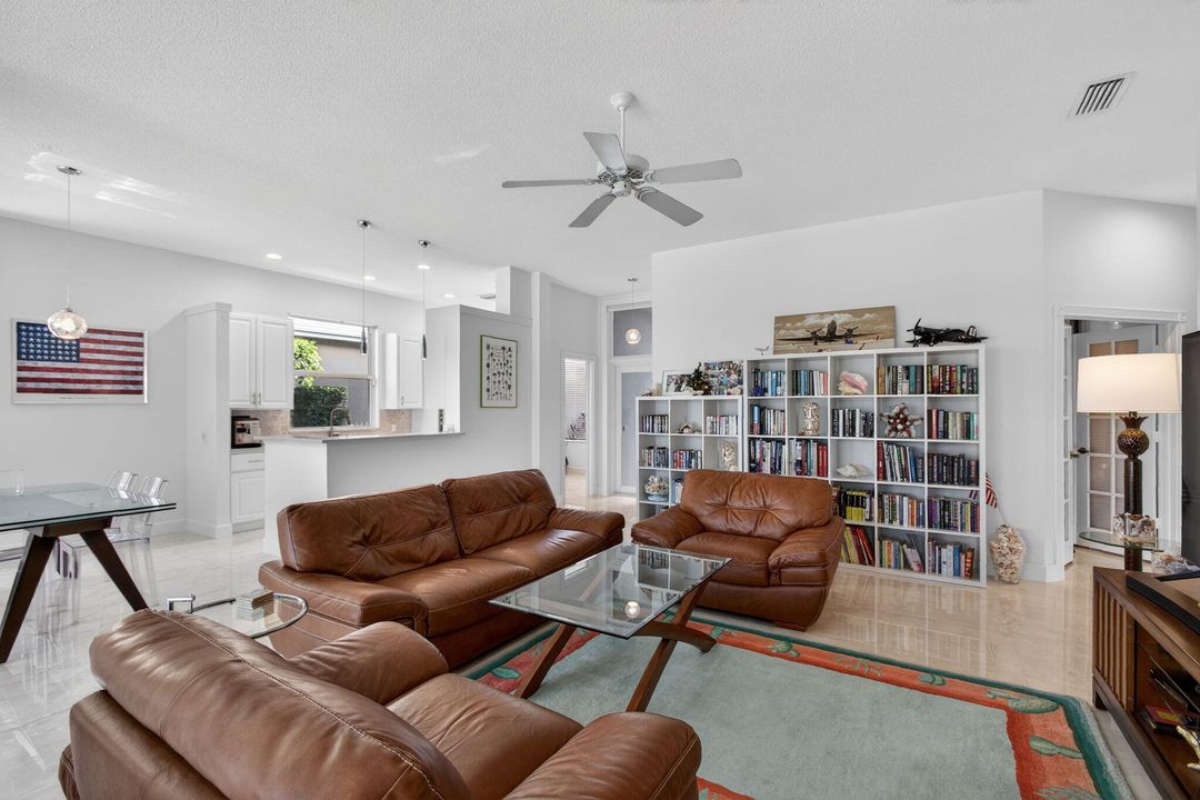 待售: $870,000 (3 贝兹, 2 浴室, 1973 平方英尺)