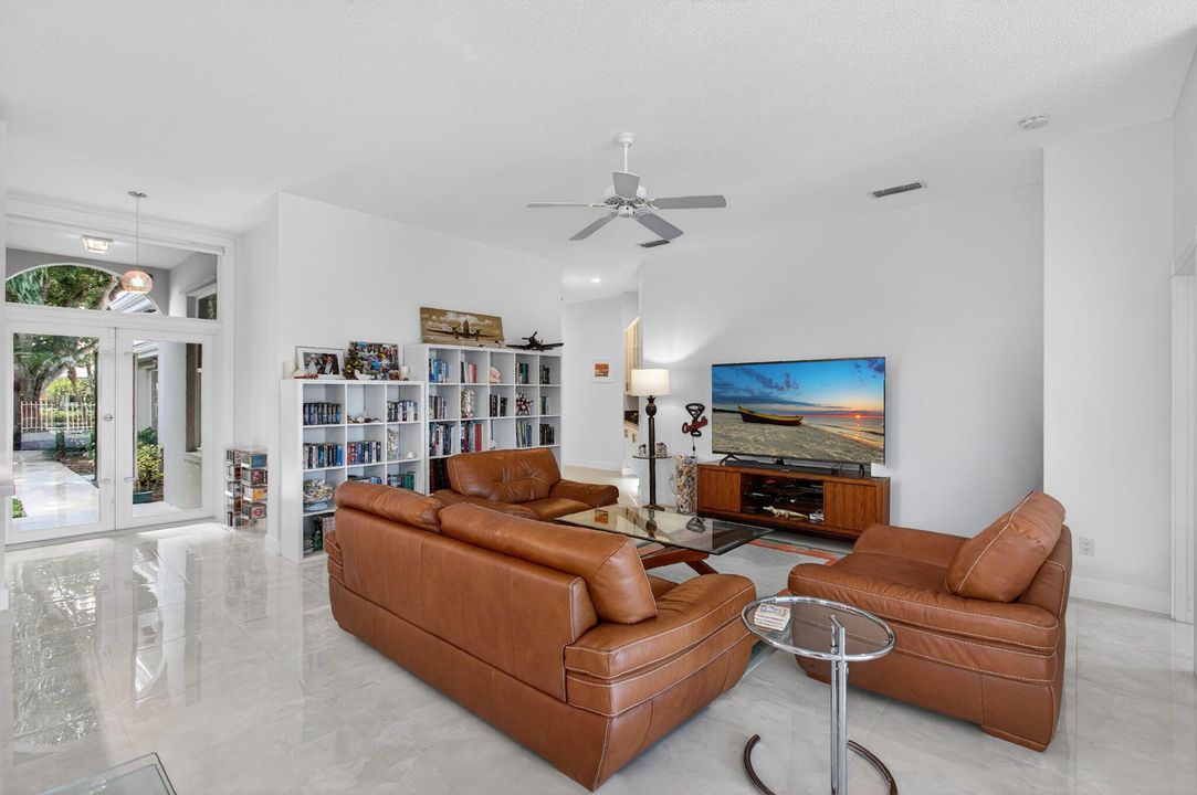 待售: $870,000 (3 贝兹, 2 浴室, 1973 平方英尺)