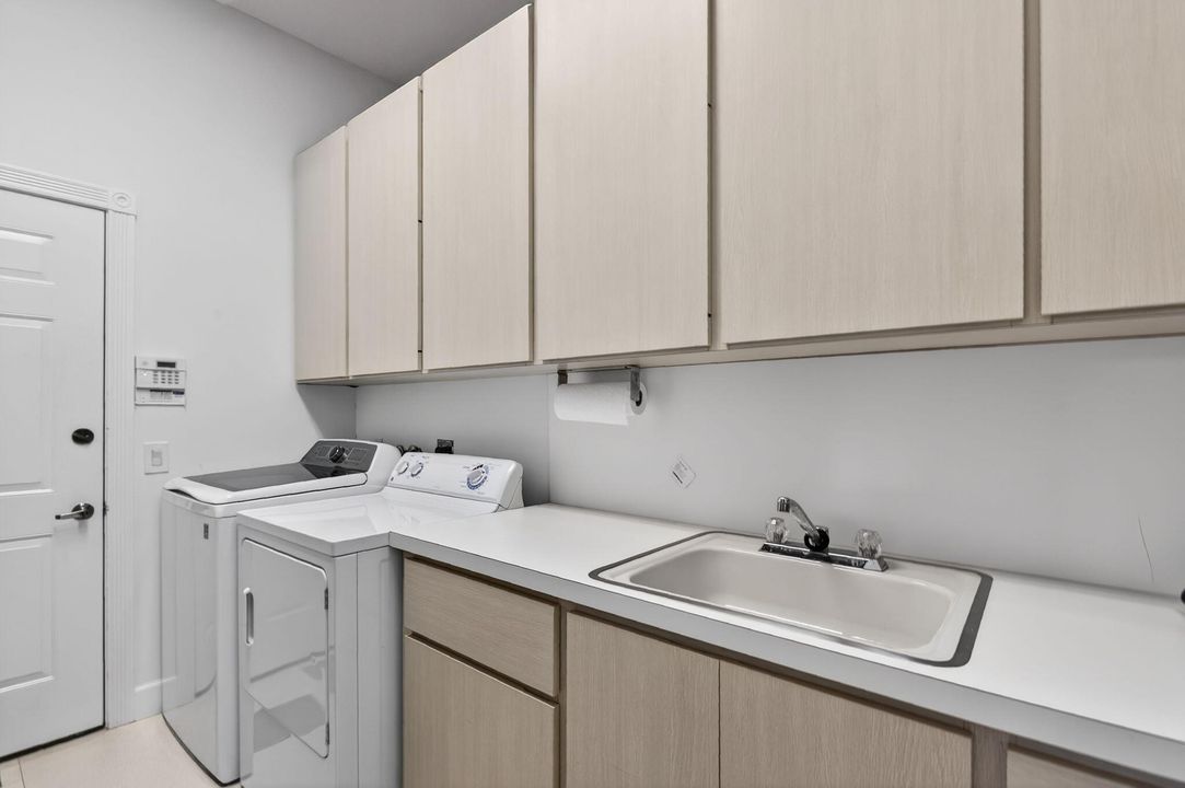 待售: $870,000 (3 贝兹, 2 浴室, 1973 平方英尺)