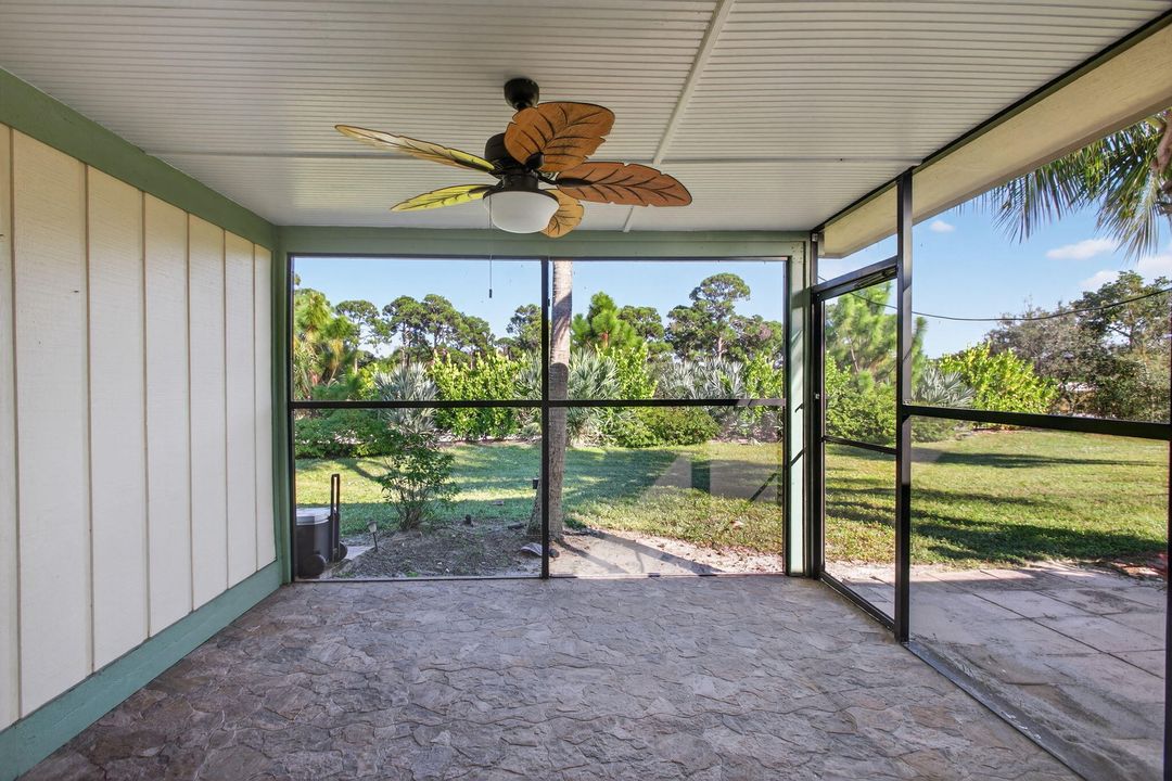 出租: $1,600 (2 贝兹, 1 浴室, 900 平方英尺)