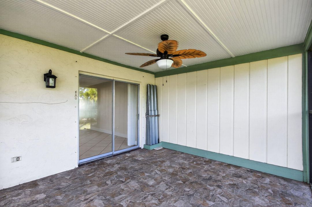 出租: $1,600 (2 贝兹, 1 浴室, 900 平方英尺)