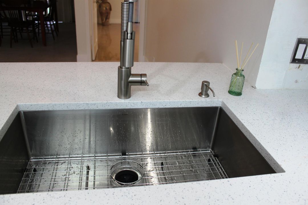 В аренду: $3,900 (4 спален, 2 ванн, 1828 Квадратных фут)