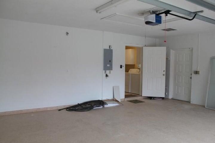 В аренду: $3,900 (4 спален, 2 ванн, 1828 Квадратных фут)