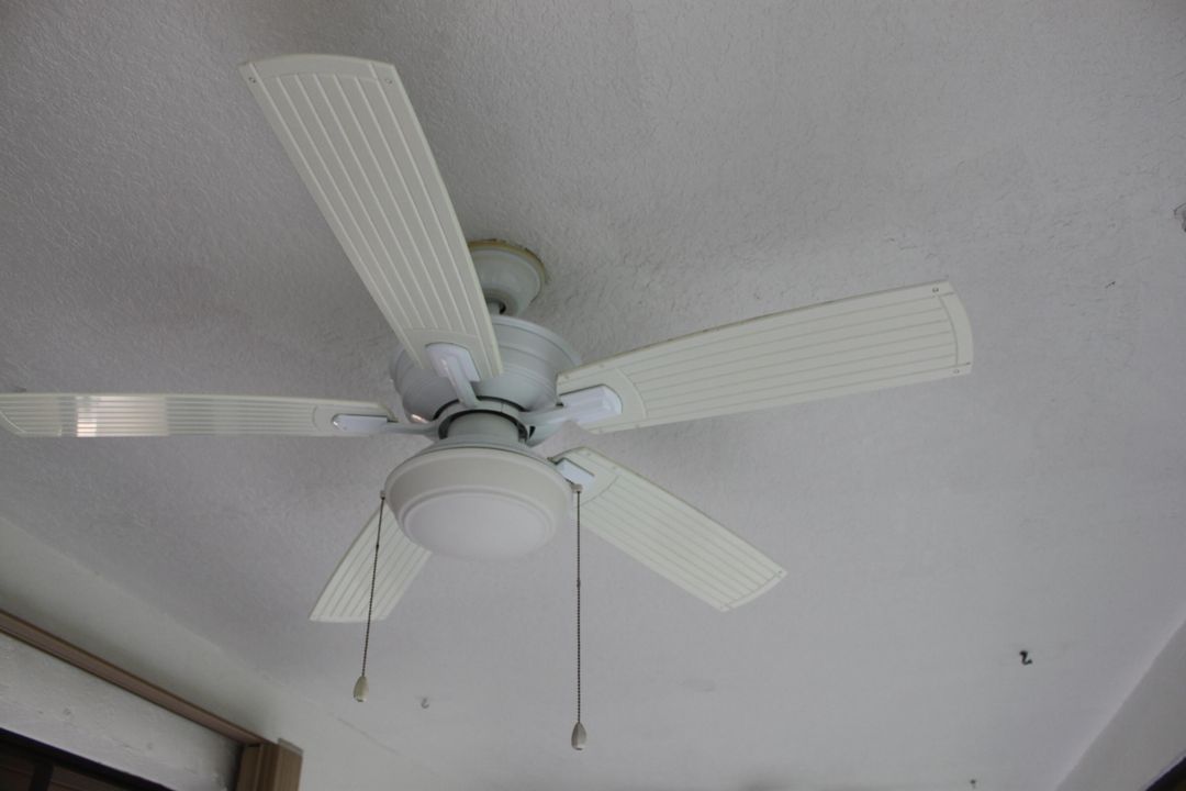 В аренду: $3,900 (4 спален, 2 ванн, 1828 Квадратных фут)