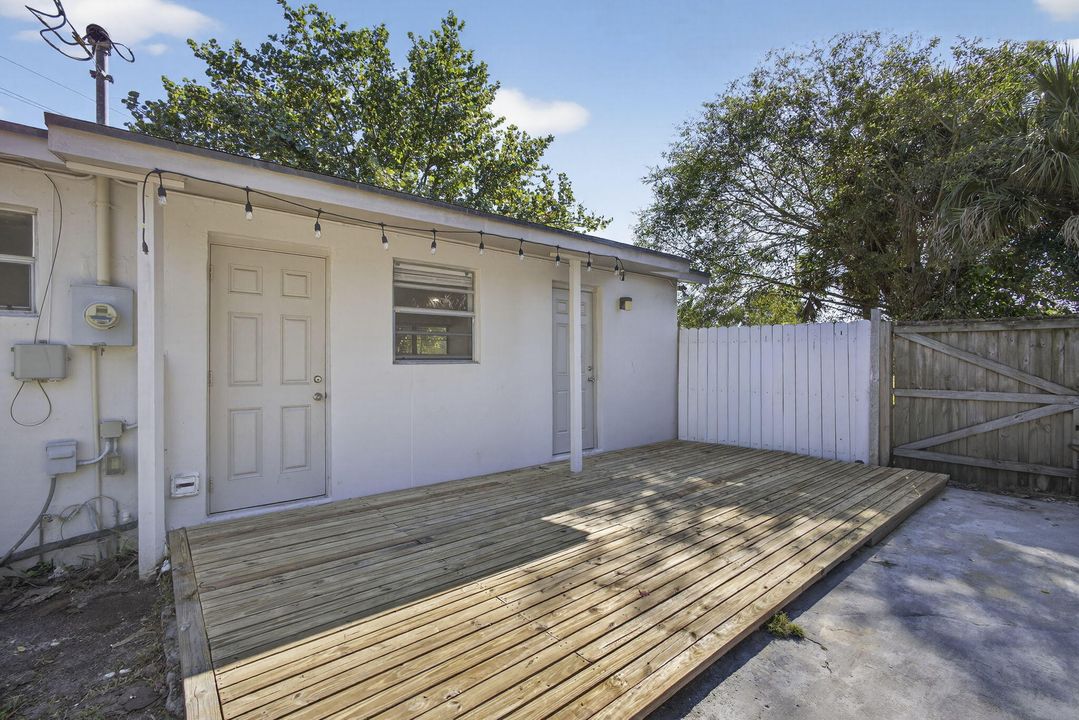 На продажу: $375,000 (3 спален, 1 ванн, 791 Квадратных фут)